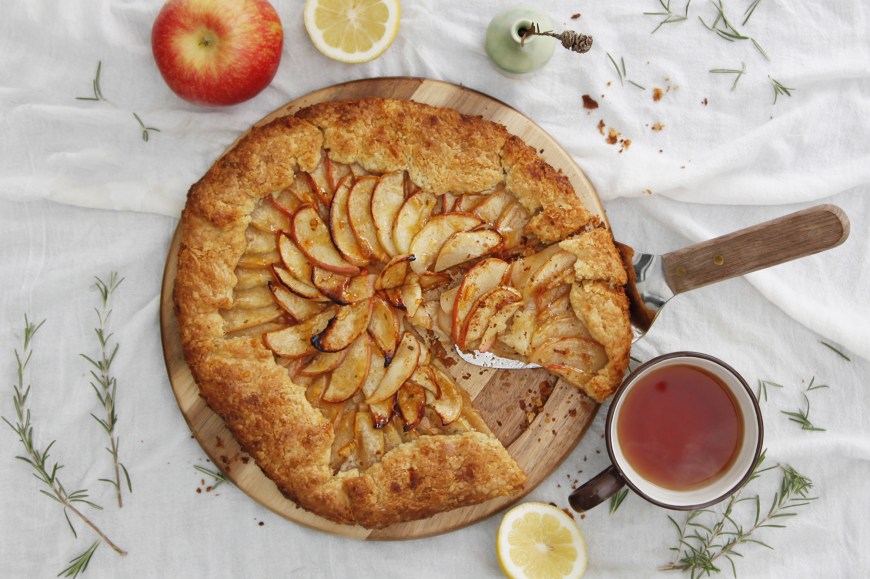 Alexandra Shyshkina is a food and product photographer based in Portalnd, OR.