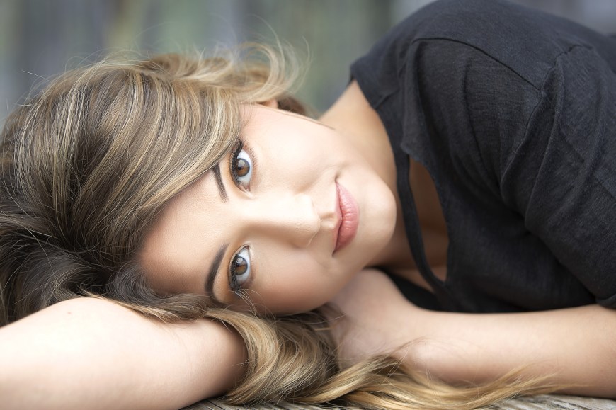 Senior Portrait by photographer Jamie Boler of Red Elephant Studio