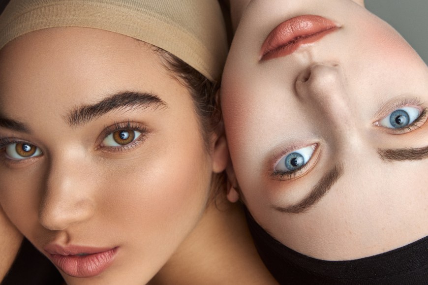 Caroline Krystoff and Lia Goodman photographed by Tatan Zuleta